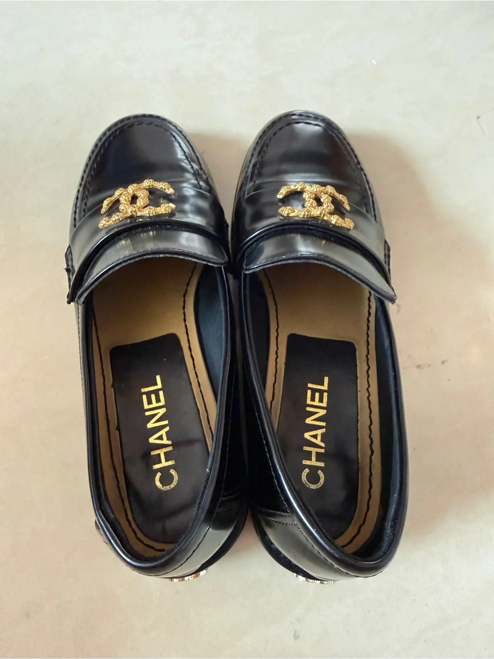 CHANEL classic black